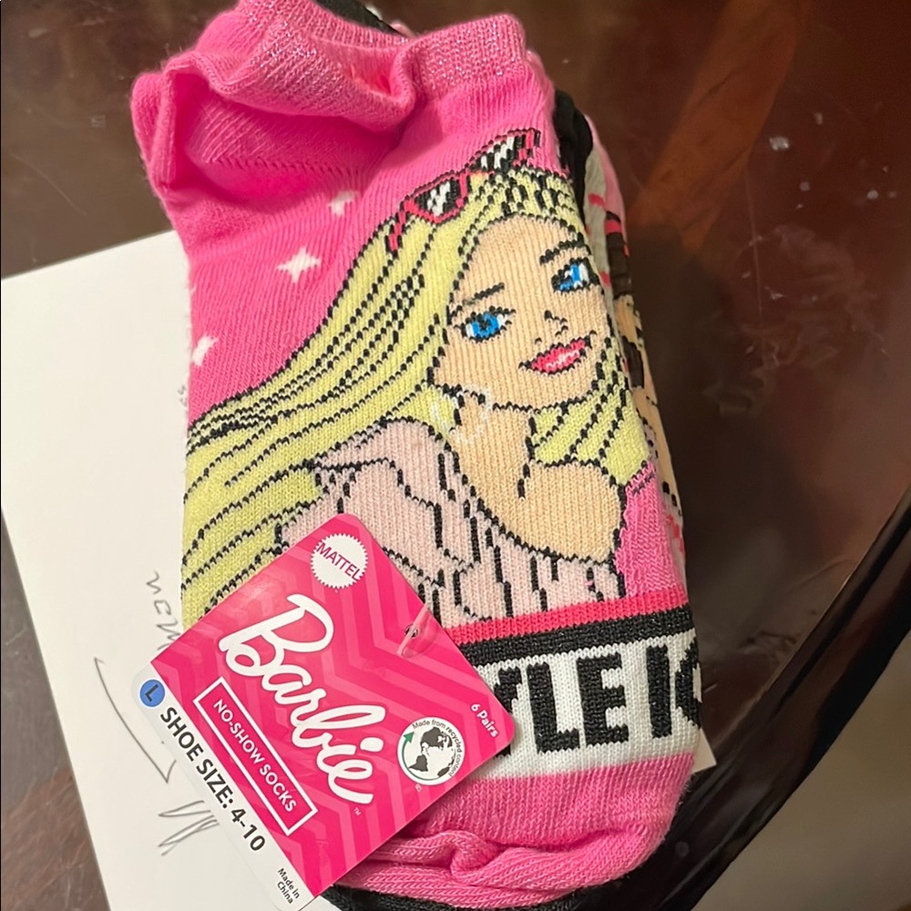 Barbie Pink Graphic No-Show Socks